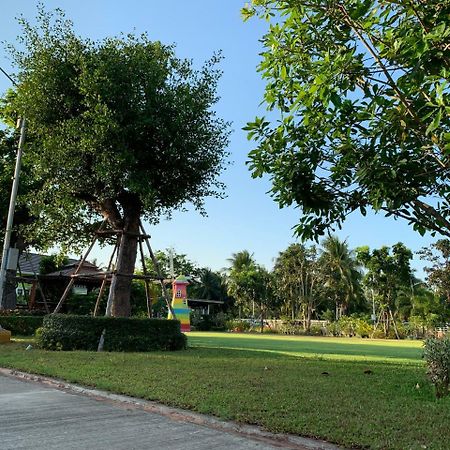 Aranya Resort Chumphon Exterior photo