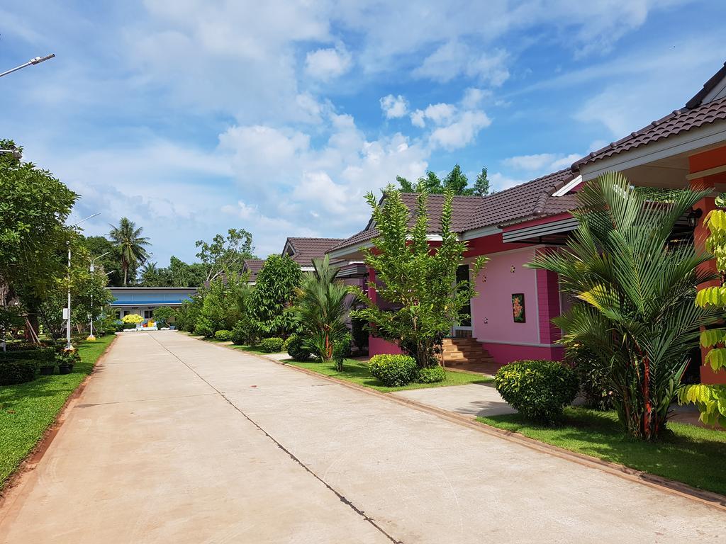 Aranya Resort Chumphon Exterior photo