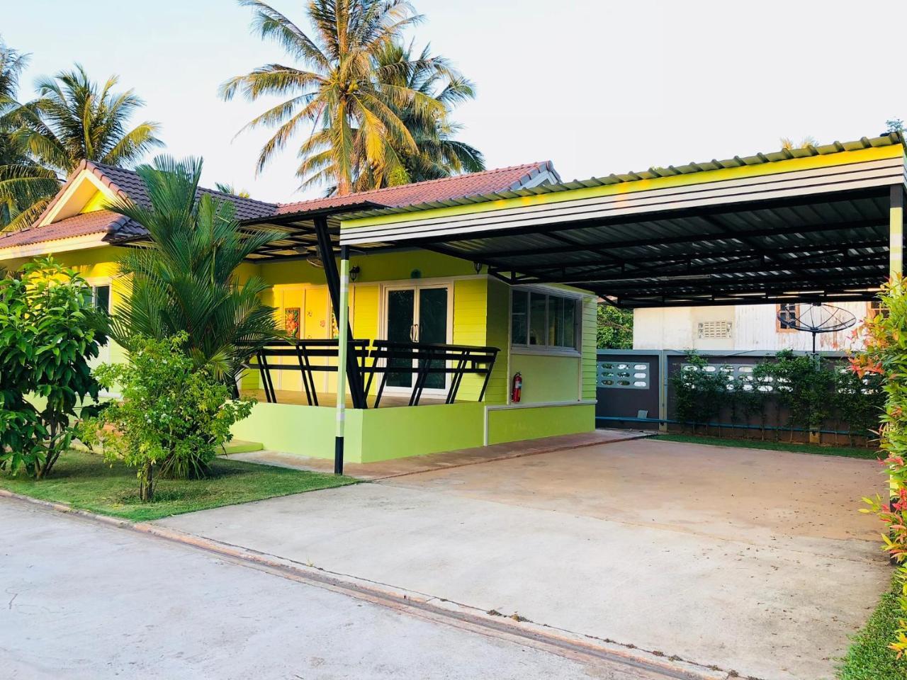 Aranya Resort Chumphon Exterior photo